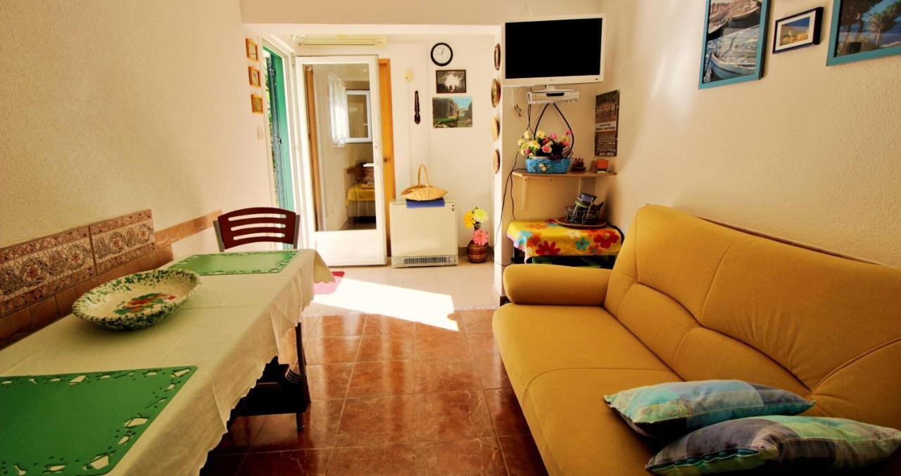 Seaside Apartment Omiš Extérieur photo